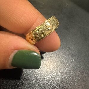 14K Elegant Gold Band Ring